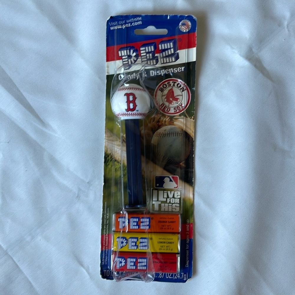1403- NIB Boston Red Sox PEZ dispenser